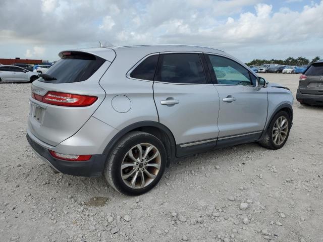 5LMCJ2C91KUL12087 - 2019 LINCOLN MKC SELECT SILVER photo 3