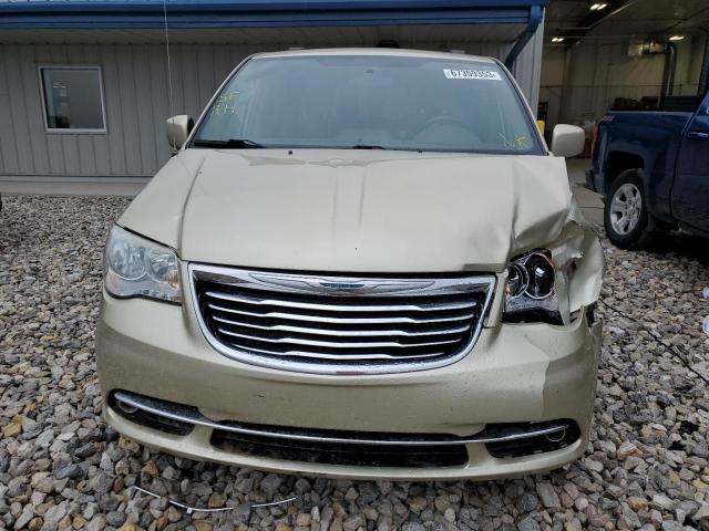 2A4RR5DG6BR746828 - 2011 CHRYSLER TOWN & COU TOURING 金色 照片 5