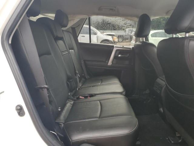 JTEEU5JR1N5276780 - 2022 TOYOTA 4RUNNER SR5 WHITE photo 11