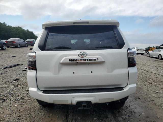 JTEEU5JR1N5276780 - 2022 TOYOTA 4RUNNER SR5 WHITE photo 6