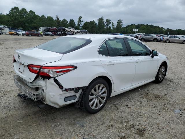 4T1B11HK3JU035431 - 2018 TOYOTA CAMRY L WHITE photo 3