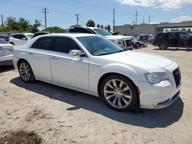 2C3CCAEGXFH763667 - 2015 CHRYSLER 300C WHITE photo 4