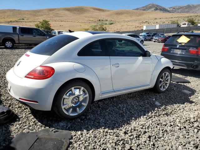 3VWJX7AT4DM605723 - 2013 VOLKSWAGEN BEETLE WHITE photo 3