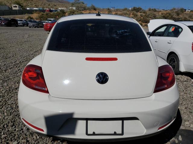 3VWJX7AT4DM605723 - 2013 VOLKSWAGEN BEETLE WHITE photo 6