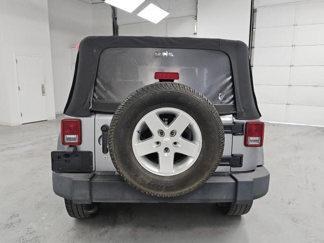 1C4AJWAG3DL633855 - 2013 JEEP WRANGLER SPORT GRAY photo 6