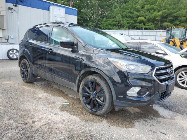 1FMCU9GD8HUD80767 - 2017 FORD ESCAPE SE შავი ფოტო 4