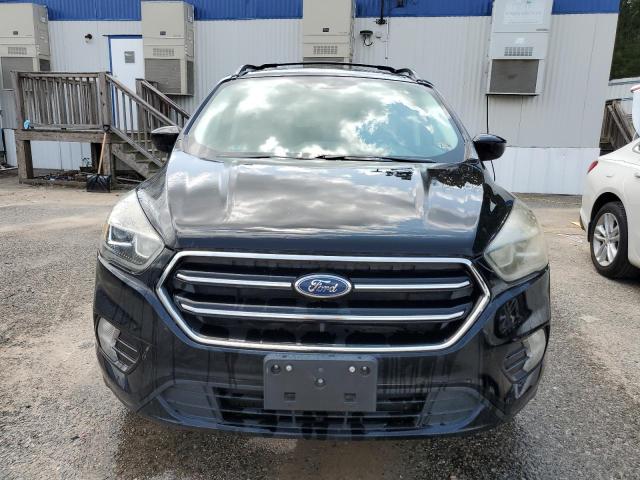 1FMCU9GD8HUD80767 - 2017 FORD ESCAPE SE შავი ფოტო 5