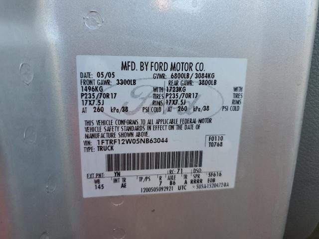 1FTRF12W05NB63044 - 2005 FORD F150 Argent photo 12