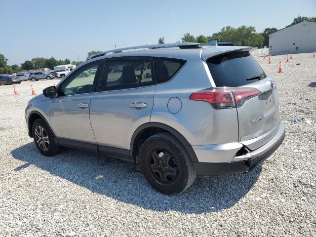 JTMZFREV0JJ195026 - 2018 TOYOTA RAV4 LE Gri fotoğraf 2