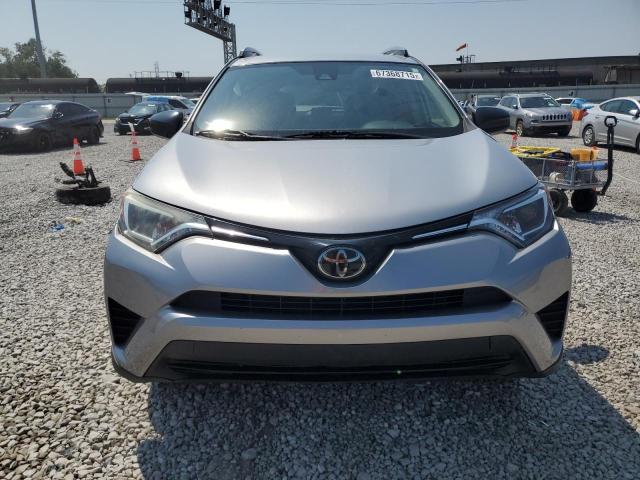 JTMZFREV0JJ195026 - 2018 TOYOTA RAV4 LE Gri fotoğraf 5