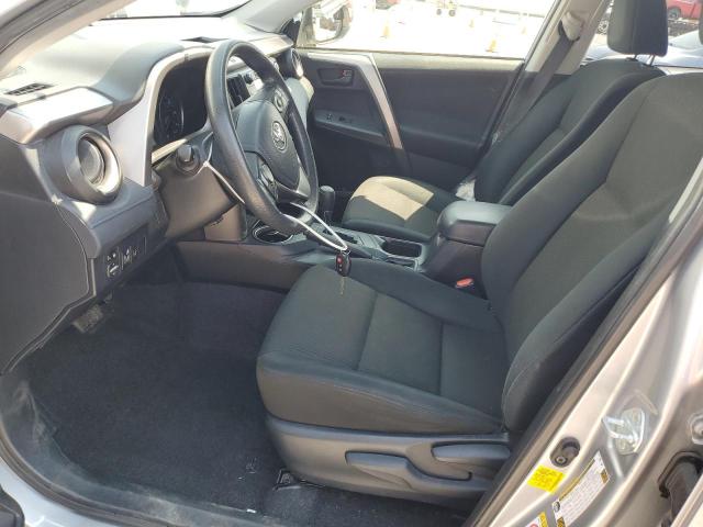 JTMZFREV0JJ195026 - 2018 TOYOTA RAV4 LE Gri fotoğraf 7