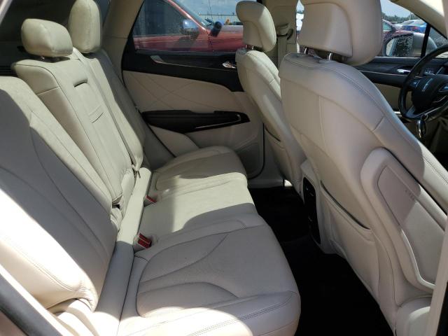 5LMCJ3C93JUL32247 - 2018 LINCOLN MKC RESERVE GOLD photo 11