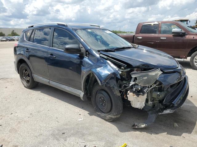 2T3ZFREV7JW498743 - 2018 TOYOTA RAV4 LE 蓝色 照片 4