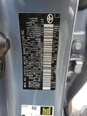 5YFS4MCE5NP109742 - 2022 TOYOTA COROLLA SE 蓝色 照片 12