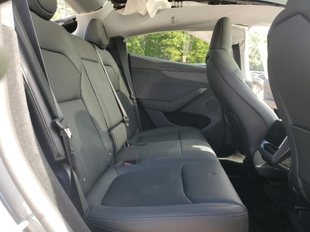7SAYGDEE6TA411421 - 2026 TESLA MODEL Y رمادي صورة 11