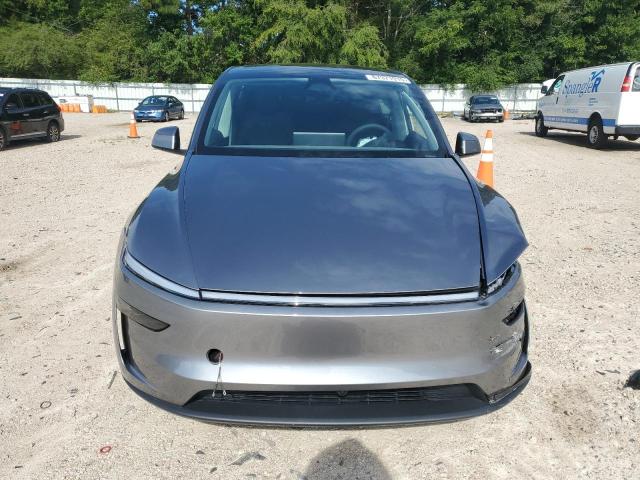 7SAYGDEE6TA411421 - 2026 TESLA MODEL Y رمادي صورة 5