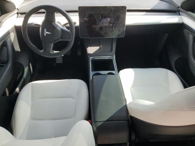 7SAYGAEEXRF021660 - 2024 TESLA MODEL Y Schwarz Foto 8