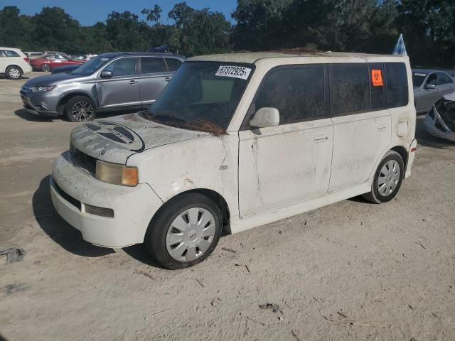 JTLKT324264084751 - 2006 TOYOTA SCION XB WHITE photo 1