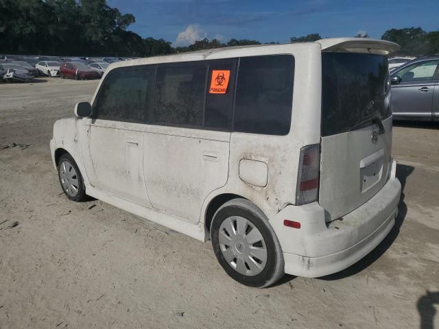 JTLKT324264084751 - 2006 TOYOTA SCION XB WHITE photo 2