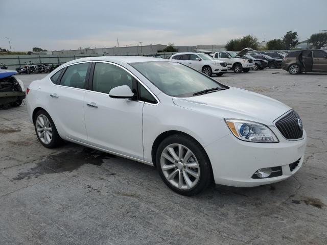 1G4PP5SKXD4151377 - 2013 BUICK VERANO WHITE photo 4