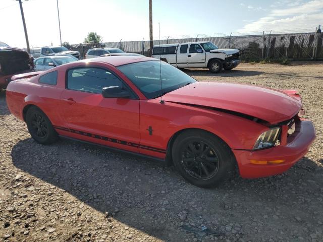 1ZVFT80N065261889 - 2006 FORD MUSTANG RED photo 4