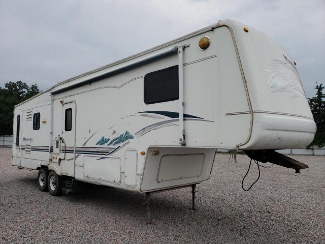 4YDF3282324056669 - 2002 KEYSTONE MONTANA WHITE photo 1