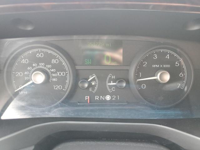 2L1FL8JW0BX755489 - 2011 LINCOLN TOWN CAR EXECUTIVE Schwarz Foto 9