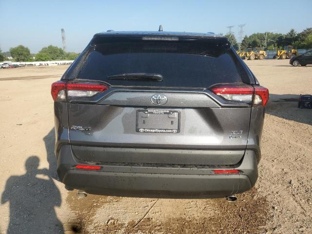 4T3RWRFV0SU193598 - 2025 TOYOTA RAV4 XLE 灰色 照片 6
