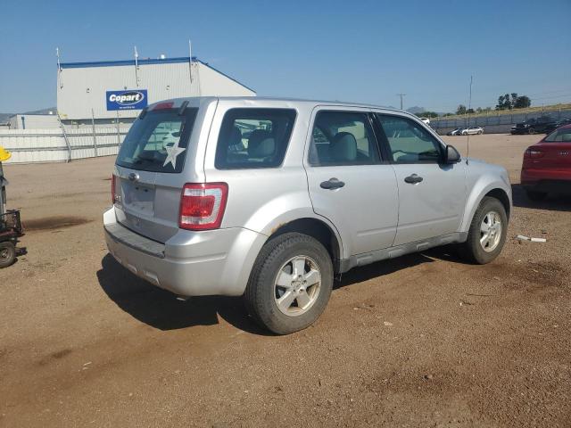 1FMCU9C76BKC41546 - 2011 FORD ESCAPE XLS SILVER photo 3