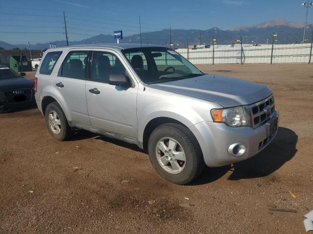 1FMCU9C76BKC41546 - 2011 FORD ESCAPE XLS SILVER photo 4