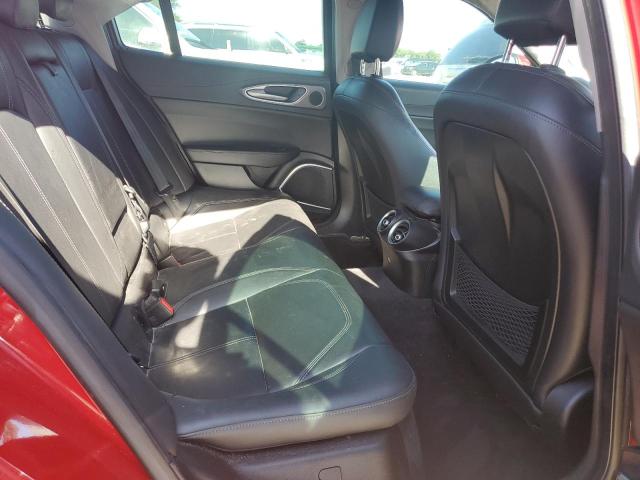 ZARFAEBN7H7534165 - 2017 ALFA ROMEO GIULIA RED photo 10