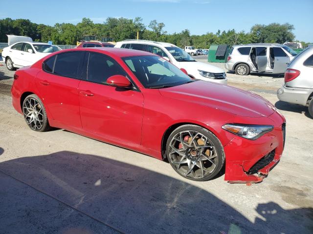 ZARFAEBN7H7534165 - 2017 ALFA ROMEO GIULIA RED photo 4