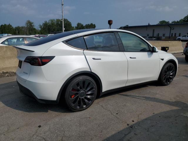 7SAYGDEF0RA312272 - 2024 TESLA MODEL Y WHITE photo 3