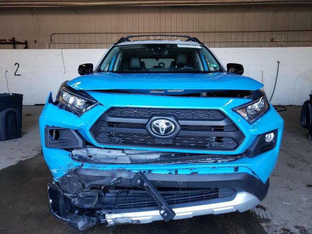 2T3J1RFV2KC058815 - 2019 TOYOTA RAV4 ADVENTURE BLUE photo 5