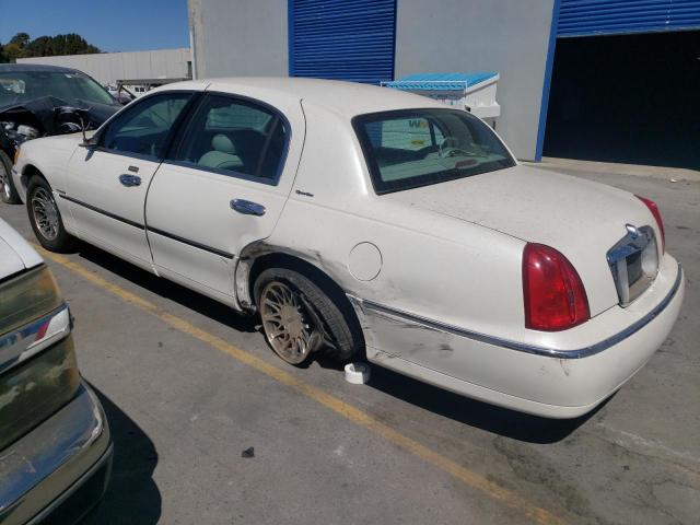 1LNHM82W5YY837276 - 2000 LINCOLN TOWN CAR SIGNATURE WHITE photo 2