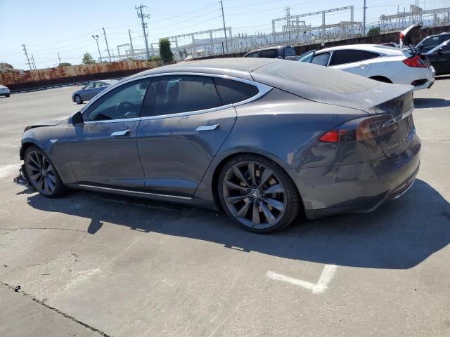 5YJSA1E29GF136905 - 2016 TESLA MODEL S GRAY photo 2