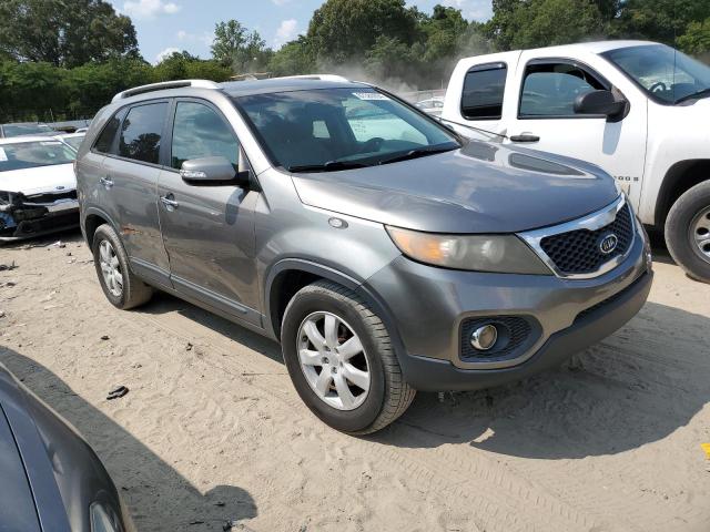 5XYKT3A17BG048388 - 2011 KIA SORENTO BASE GRAY photo 4