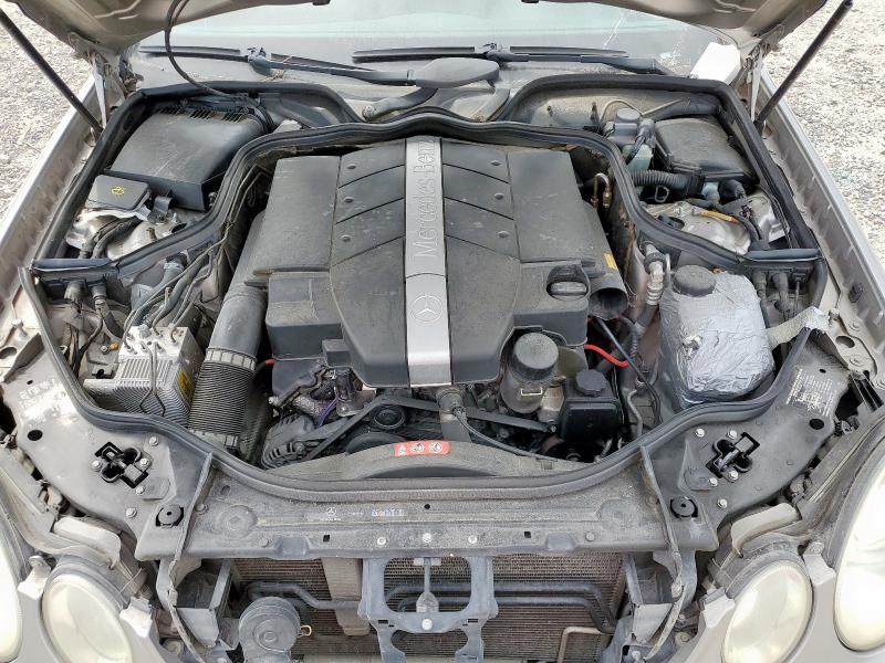 WDBUH65J64A539719 - 2004 MERCEDES-BENZ E 320 SILVER photo 11