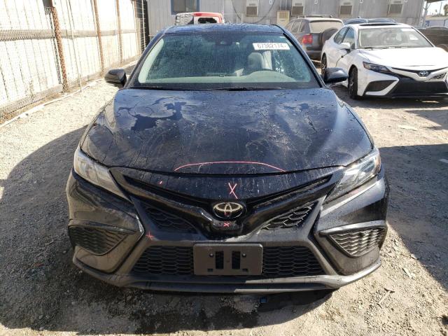 4T1G11AK0PU143966 - 2023 TOYOTA CAMRY SE NIGHT SHADE BLACK photo 5