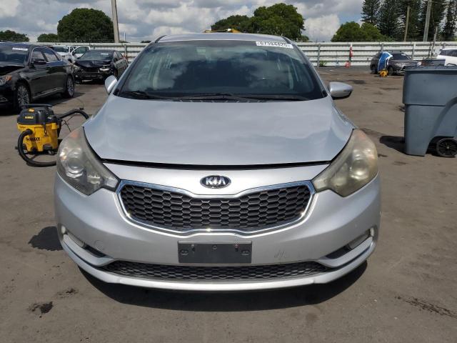 KNAFX4A87G5528162 - 2016 KIA FORTE EX WHITE photo 5