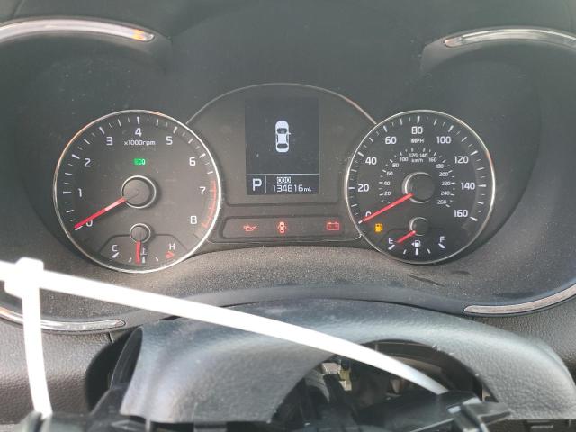 KNAFX4A87G5528162 - 2016 KIA FORTE EX WHITE photo 9