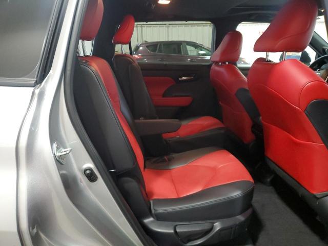 5TDKDRBH6PS028932 - 2023 TOYOTA HIGHLANDER L 银色 照片 11