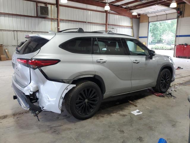 5TDKDRBH6PS028932 - 2023 TOYOTA HIGHLANDER L 银色 照片 3