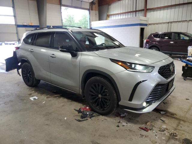5TDKDRBH6PS028932 - 2023 TOYOTA HIGHLANDER L 银色 照片 4