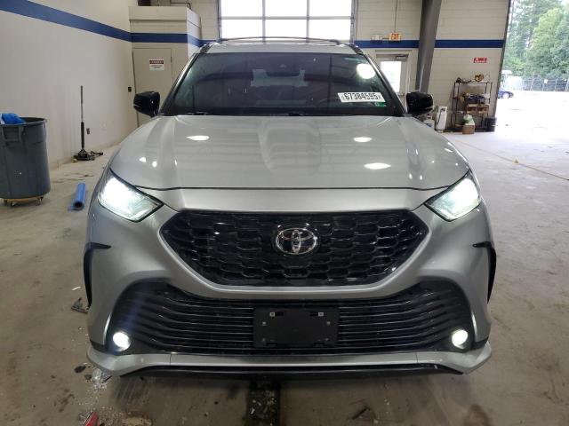 5TDKDRBH6PS028932 - 2023 TOYOTA HIGHLANDER L 银色 照片 5