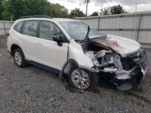 JF2SKACC4PH483147 - 2023 SUBARU FORESTER WHITE photo 4