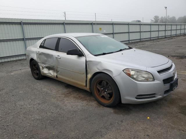 1G1ZG57B59F108446 - 2009 CHEVROLET MALIBU LS SILVER photo 4