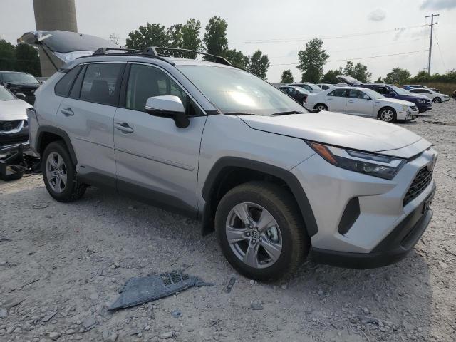 JTMRWRFV8SJ069268 - 2025 TOYOTA RAV4 XLE ნაცრისფერი ფოტო 4