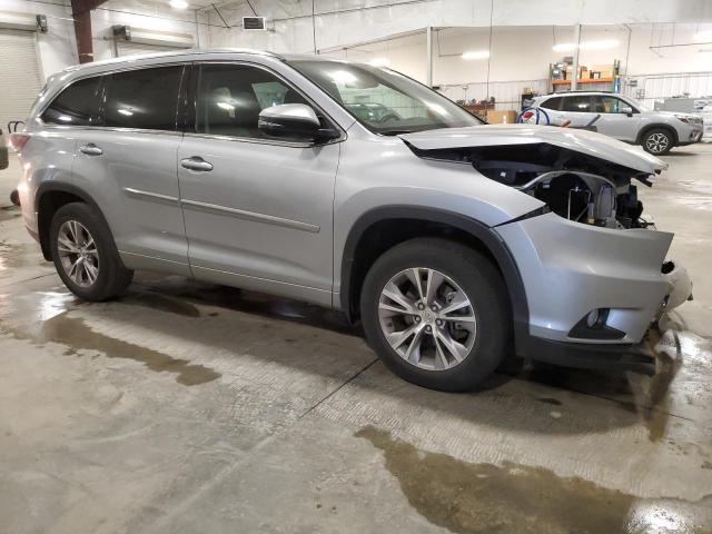 5TDJKRFHXFS175085 - 2015 TOYOTA HIGHLANDER XLE Silber Foto 4
