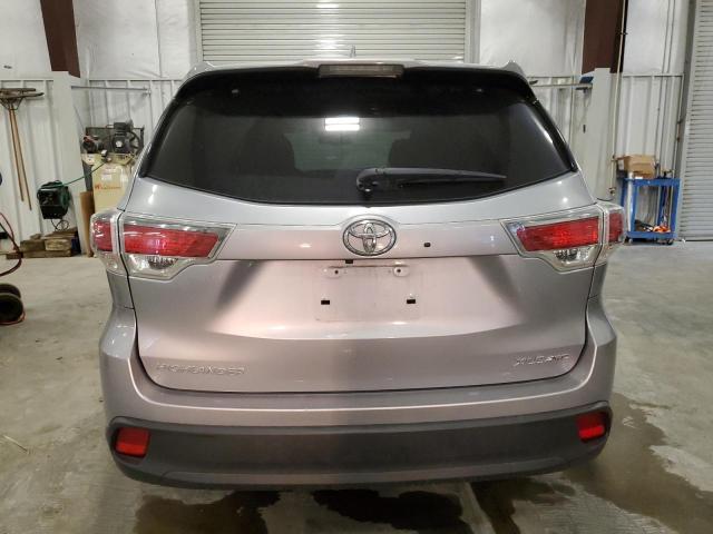 5TDJKRFHXFS175085 - 2015 TOYOTA HIGHLANDER XLE Silber Foto 6